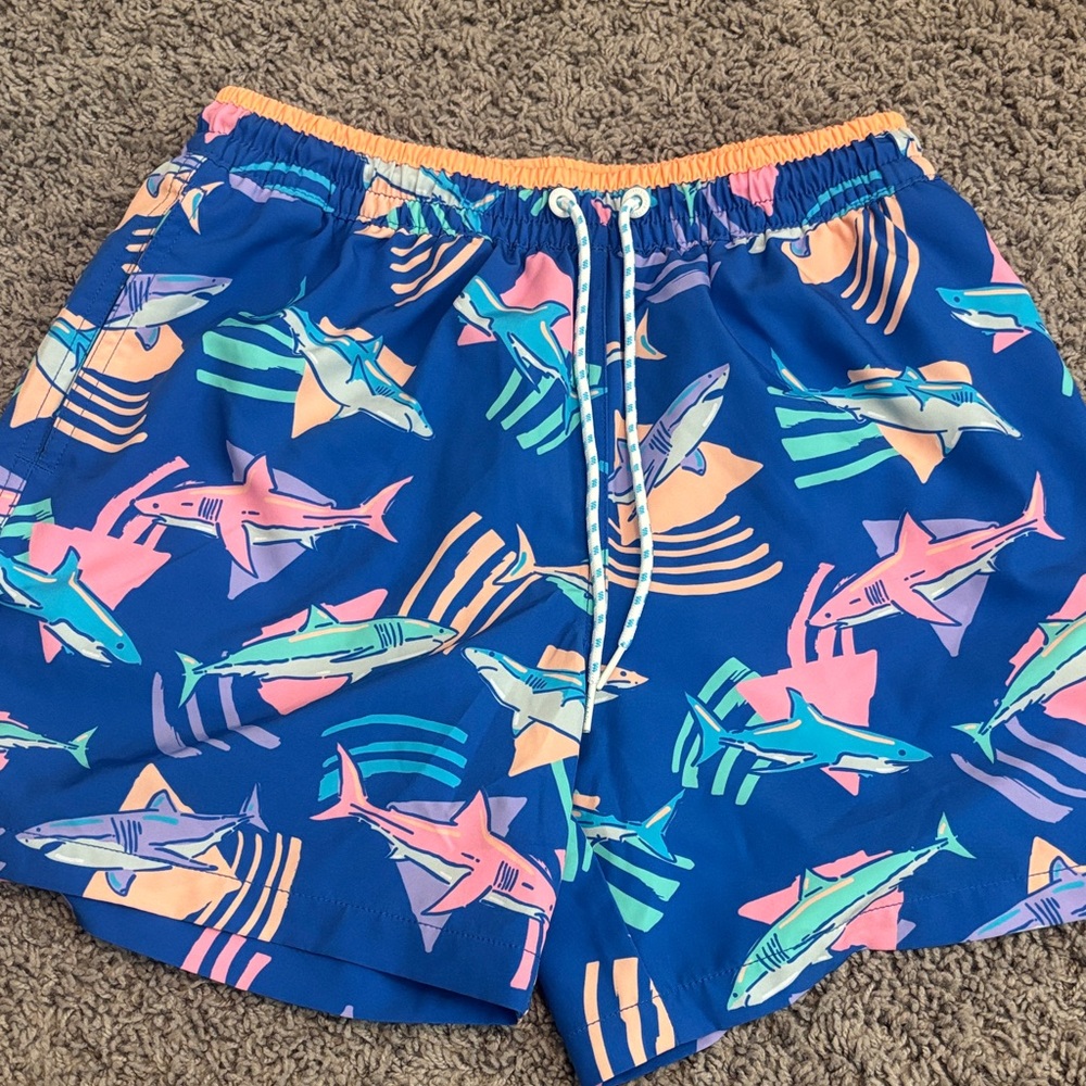Blue Shark Print Swim Trunks -chubbies Daddy Shark S 5.5 inseam